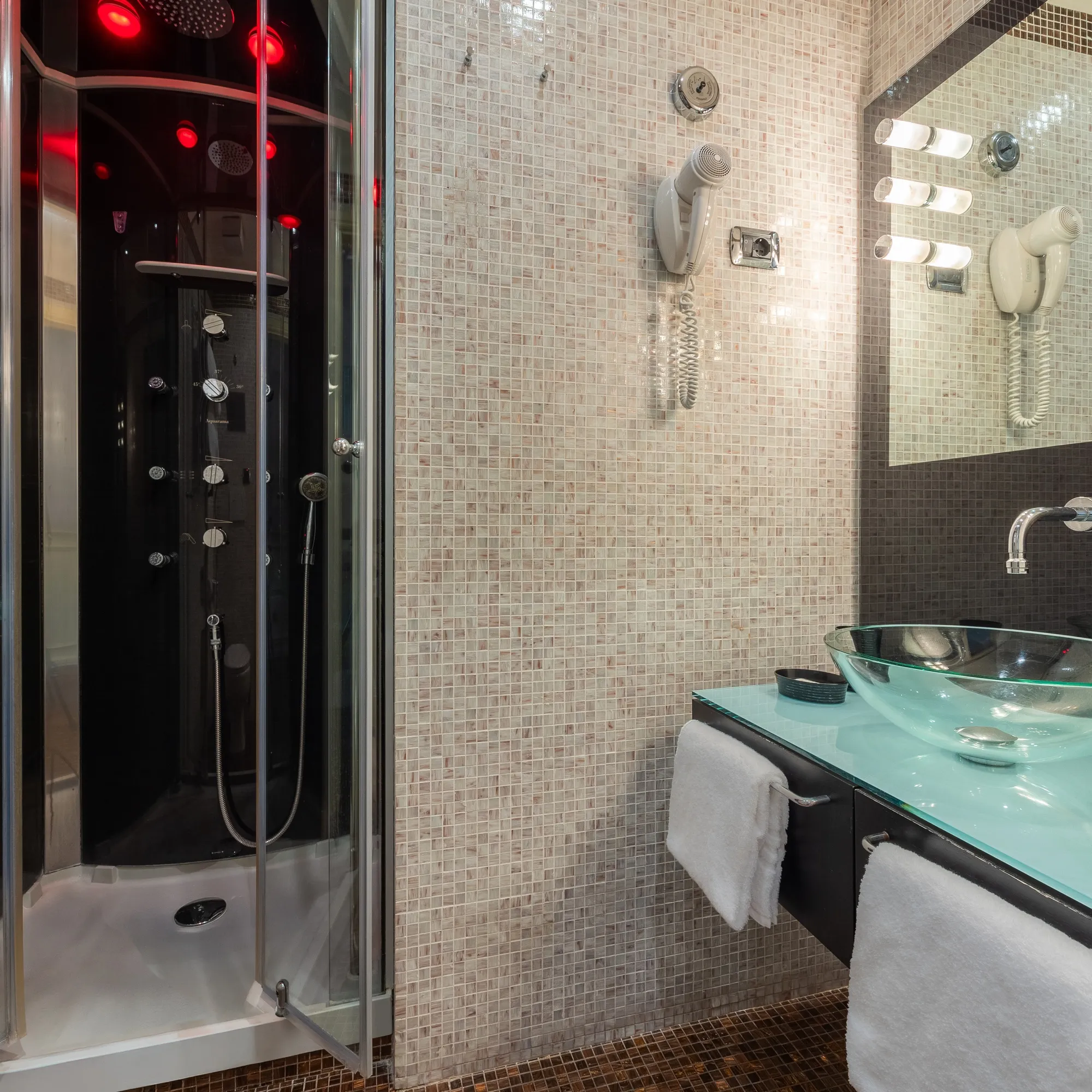 Viminale-Hill-Inn-Hotel-Roma-VH24-bagno doppio-quadrata