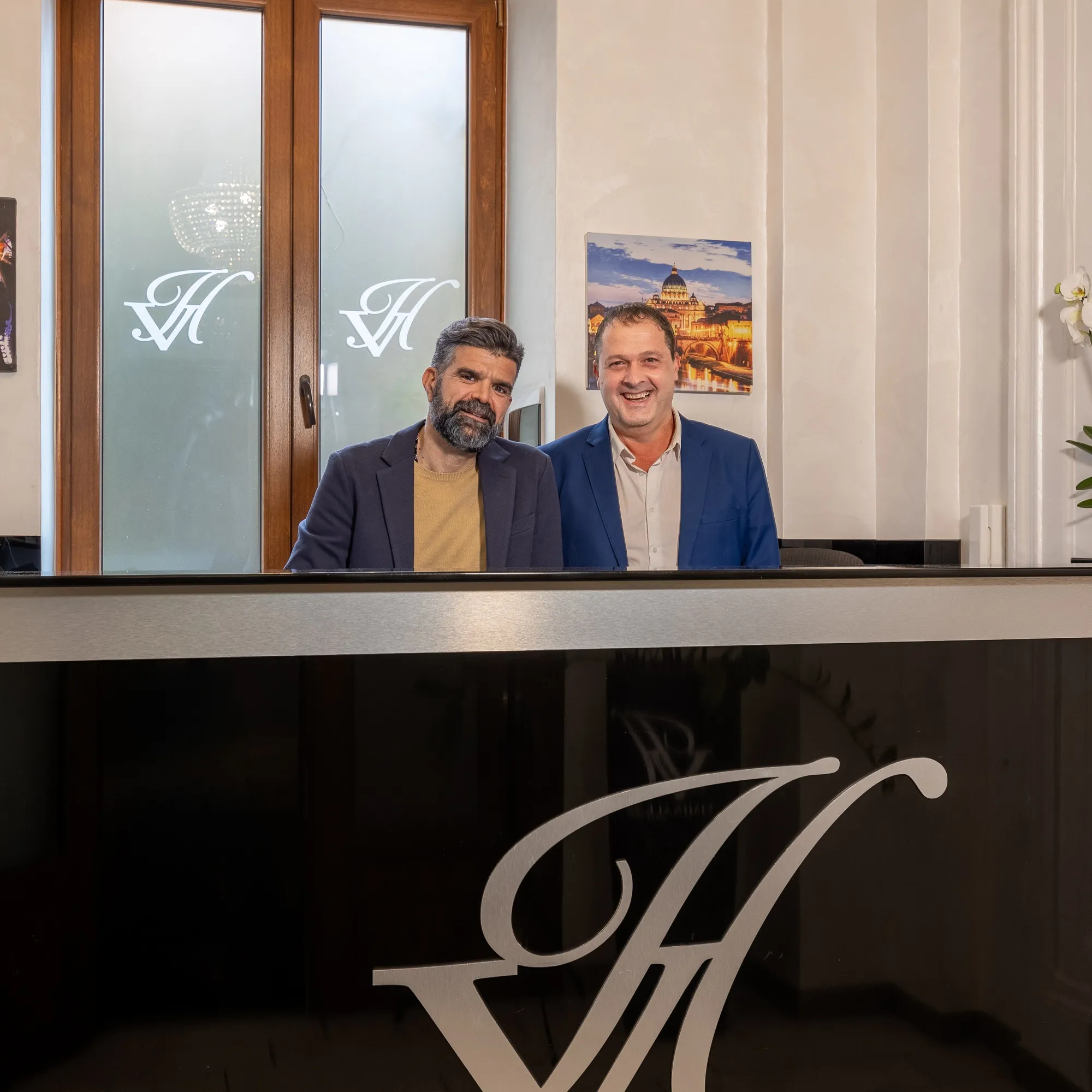 Viminale-Hill-Inn-Hotel-Roma-VH24-receptio dario e daniele-quadrata